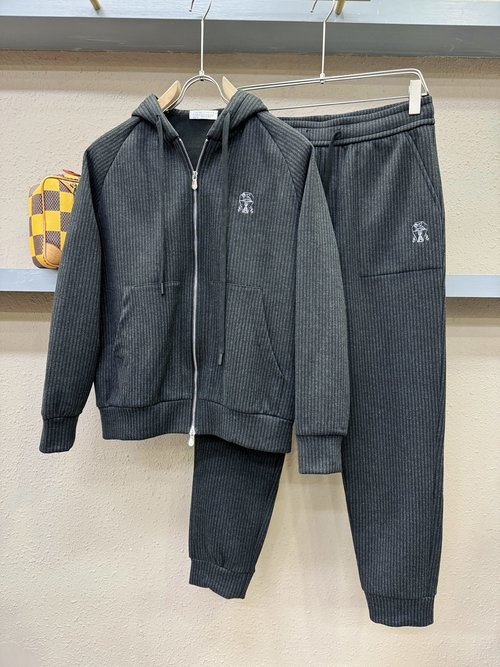 Brunello Cucinelli New Wool Suit, Comfortable and Versatile