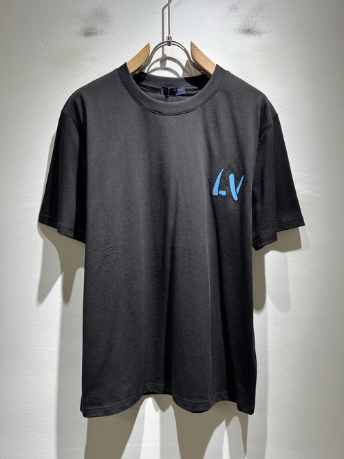 Louis Vuitton Fashionable Short Sleeve T-Shirt Made of Pure Cotton