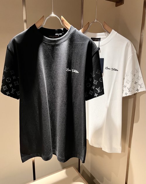Louis Vuitton Luxury Monogram Print T-shirt with Logo Decoration