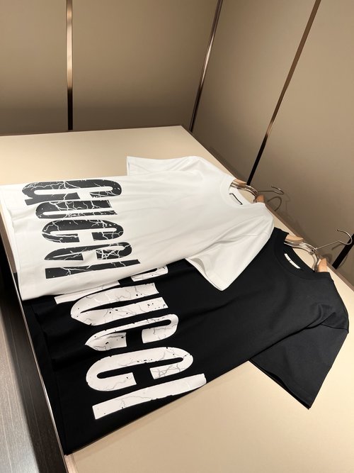 Gucci Comfortable and Stylish Cotton Round Neck Short Sleeve T-Shirt