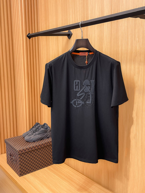Hermes Luxury Round Neck T-Shirt with Brand Logo