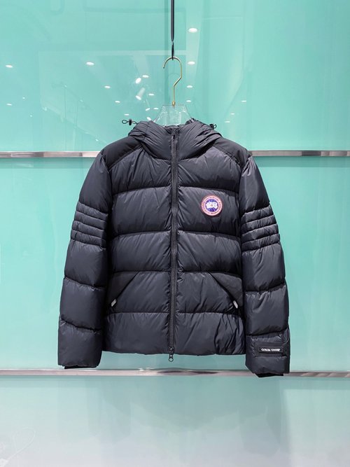 Canada Goose Fashionable Down Jacket with Logo, Filled with 90% Down