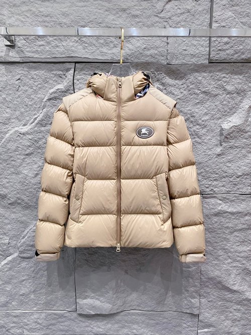 Burberry Detachable Sleeve Down Jacket with High - Tech Fabric