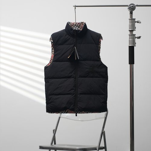 Burberry Double-Sided Stand Collar Vest