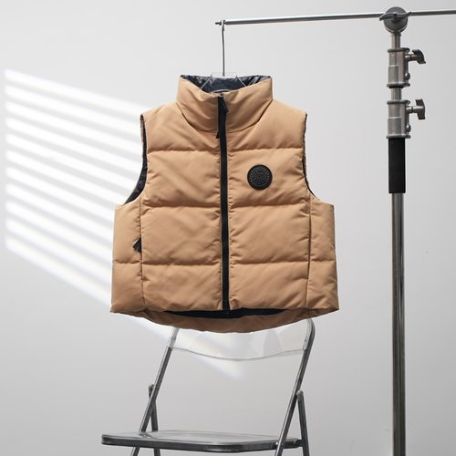 Canada Goose Short Stand-up Collar Down Vest in Khaki